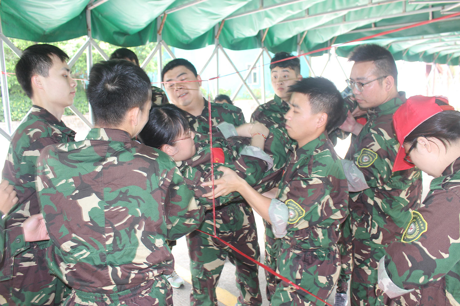 众程企业军校：拓展训练可以提升企业文化氛围